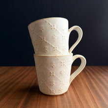 Load image into Gallery viewer, mashiko tapestry mug - white
