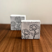 Load image into Gallery viewer, illy's wall flower block artworks
