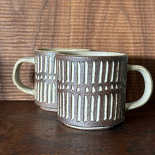 Load image into Gallery viewer, shigaraki carved mugs (vertical striped)