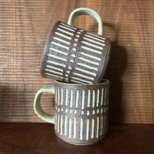 Load image into Gallery viewer, shigaraki carved mugs (vertical striped)