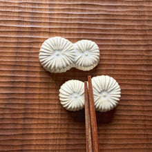 Load image into Gallery viewer, anemone chopstick rests