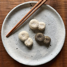 Load image into Gallery viewer, anemone chopstick rests