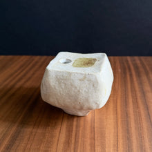 Load image into Gallery viewer, yoko matsunami square vase - white