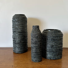 Load image into Gallery viewer, Jennifer Orland frill vase - black