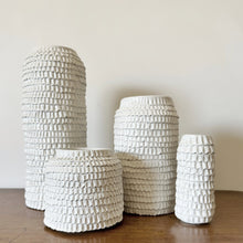 Load image into Gallery viewer, Jennifer Orland frill vase - white