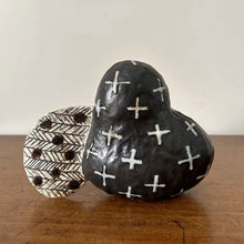 Load image into Gallery viewer, masae mitoma ceramic sculpture 2