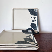 Load image into Gallery viewer, Momoko Otani OM15 - black flower square dish large