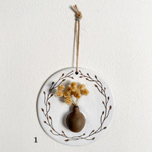 Load image into Gallery viewer, illy's wall round plaque hanging vase - brown and white