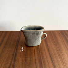 Load image into Gallery viewer, mashiko mini jugs - grey