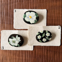 Load image into Gallery viewer, porcelain floral brooches