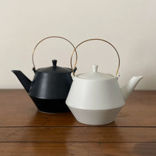 Load image into Gallery viewer, brass-handled teapot - black