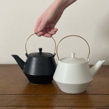 Load image into Gallery viewer, brass-handled teapot - black