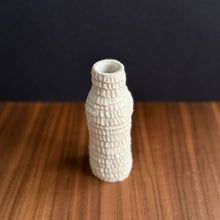 Load image into Gallery viewer, Jennifer Orland frill vase - white small
