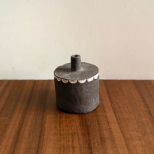Load image into Gallery viewer, illy's wall collar bud vase - black &amp; white
