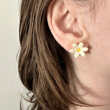 Load image into Gallery viewer, yellow/white daisy stud earrings

