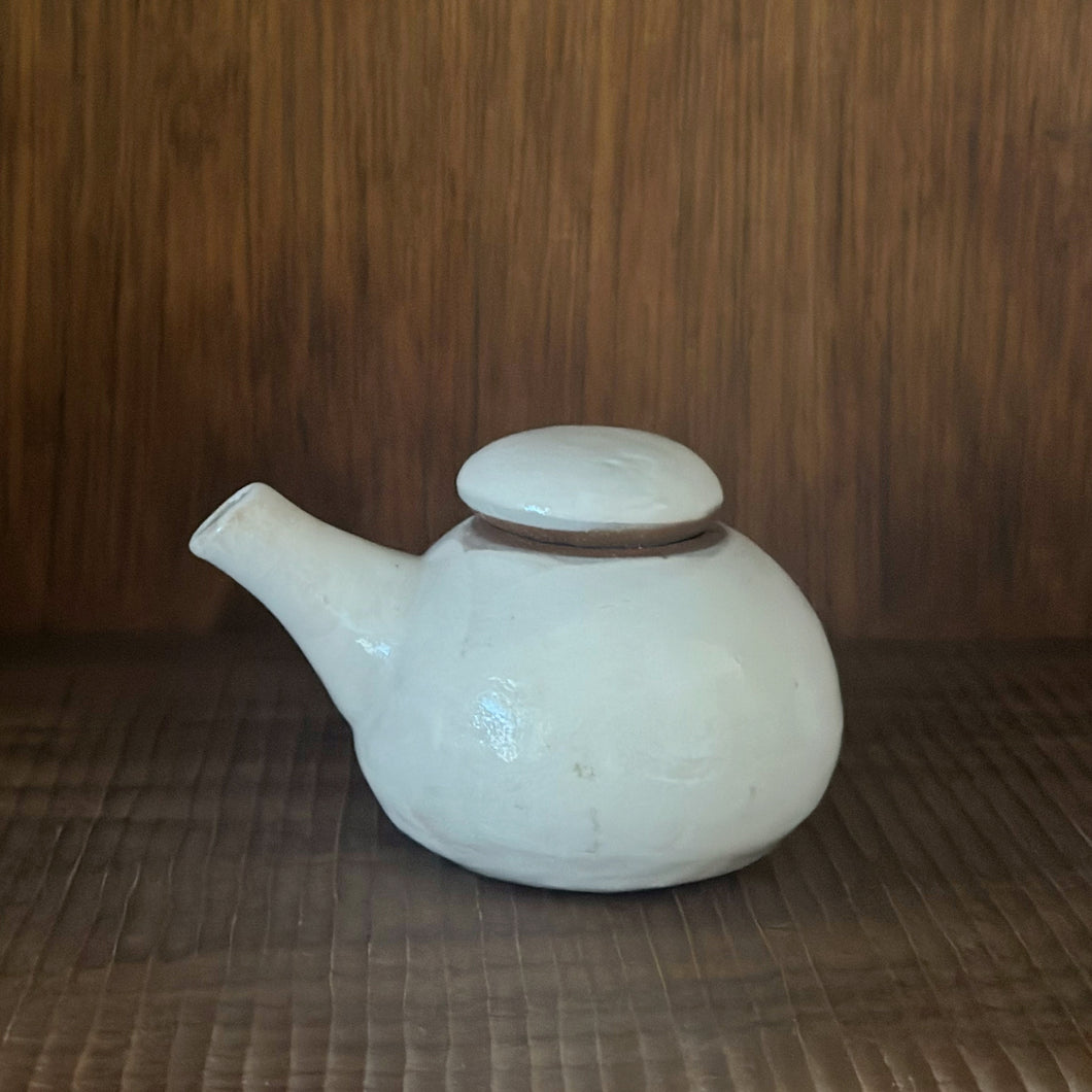 ceramic soy sauce pot