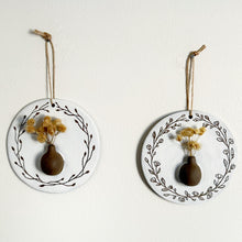 Load image into Gallery viewer, illy's wall round plaque hanging vase - brown and white
