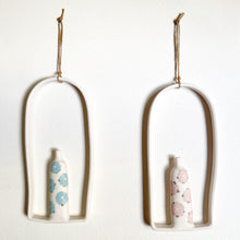 Load image into Gallery viewer, illy's wall arch frame hanging vase - botanical
