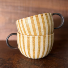 Load image into Gallery viewer, shigaraki mustard striped tea cup (rounded with handle)
