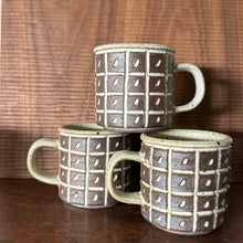 Load image into Gallery viewer, shigaraki carved mugs (dot grid)
