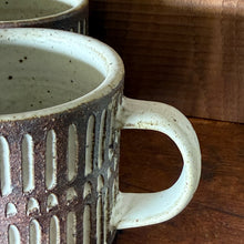 Load image into Gallery viewer, shigaraki carved mugs (vertical striped)
