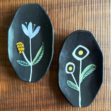 Load image into Gallery viewer, shigaraki garden plates - small
