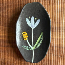 Load image into Gallery viewer, shigaraki garden plates - small
