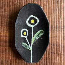 Load image into Gallery viewer, shigaraki garden plates - small
