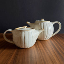 Load image into Gallery viewer, self-stripe rounded teapot - white
