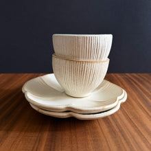 Load image into Gallery viewer, hinageshi flower cup &amp; saucer set - white
