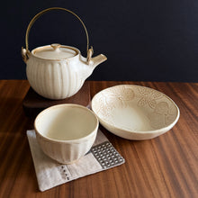 Load image into Gallery viewer, patterned botanical bowl - white
