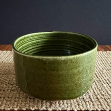 Load image into Gallery viewer, japanese matcha bowl - pesto

