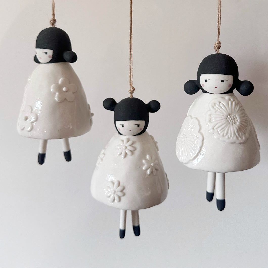 illy's wall doll bell