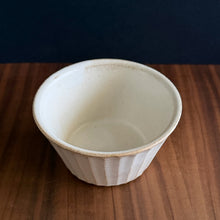 Load image into Gallery viewer, self-stripe donburi bowl - white
