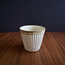 Load image into Gallery viewer, sepia rim ceramic tumbler - white
