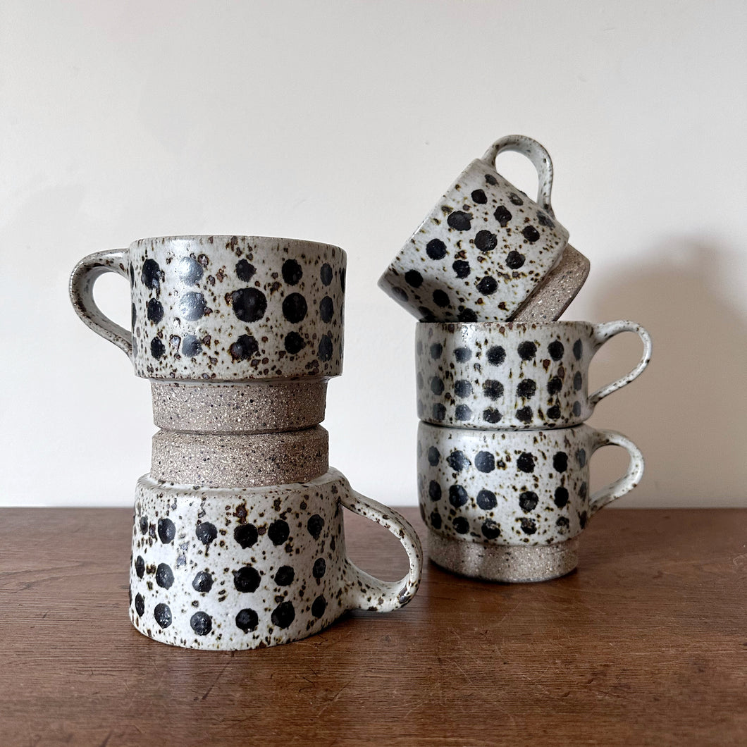 Lea Durie spotty cup - brown/white