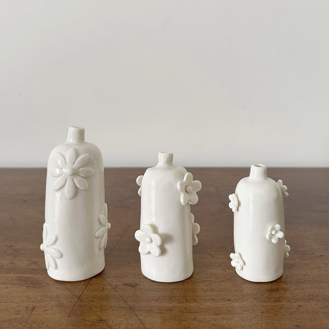 Hyeyoun Shin flower vases - white
