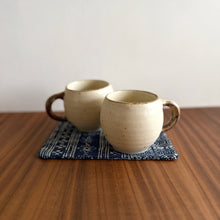 Load image into Gallery viewer, porcelain curve mug - cream
