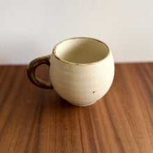 Load image into Gallery viewer, porcelain curve mug - cream

