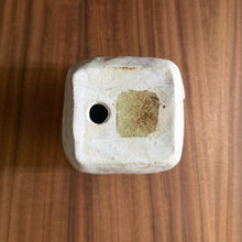 Load image into Gallery viewer, yoko matsunami square vase - white

