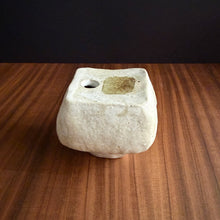 Load image into Gallery viewer, yoko matsunami square vase - white

