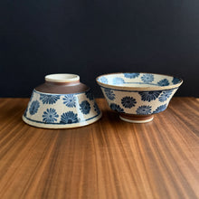Load image into Gallery viewer, flower pattern ramen bowl - blue
