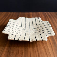 Load image into Gallery viewer, lines &amp; corners plate - white
