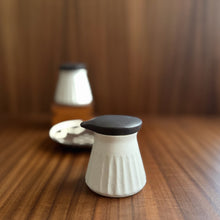 Load image into Gallery viewer, porcelain pouring vessel - small
