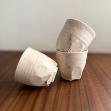 Load image into Gallery viewer, Laura Pascoe small cup - cream
