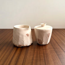 Load image into Gallery viewer, Laura Pascoe small vessels - cream

