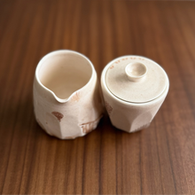 Load image into Gallery viewer, Laura Pascoe small vessels - cream
