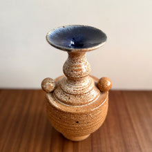 Load image into Gallery viewer, Claudia De Salvo ceramic vase 1
