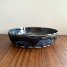 Load image into Gallery viewer, Laura Pascoe marbled ceramic bowl - large
