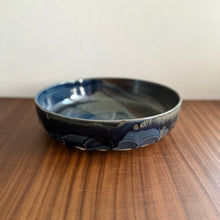 Load image into Gallery viewer, Laura Pascoe marbled ceramic bowl - large
